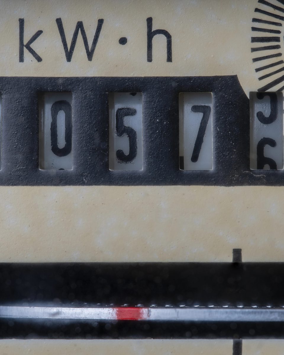An analogue electricity meter with a kilowatt-hour dial